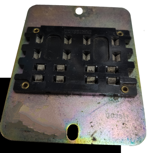 Matsushita 16 pin electrical relay base Chassis Type with durable mounting plate for secure connections