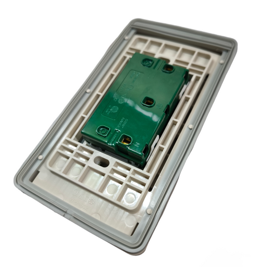 Omni Weatherproof Duplex Universal Outlet 16A 250V with Stainless Plate WPP-602+WWP-113S+WWU-402