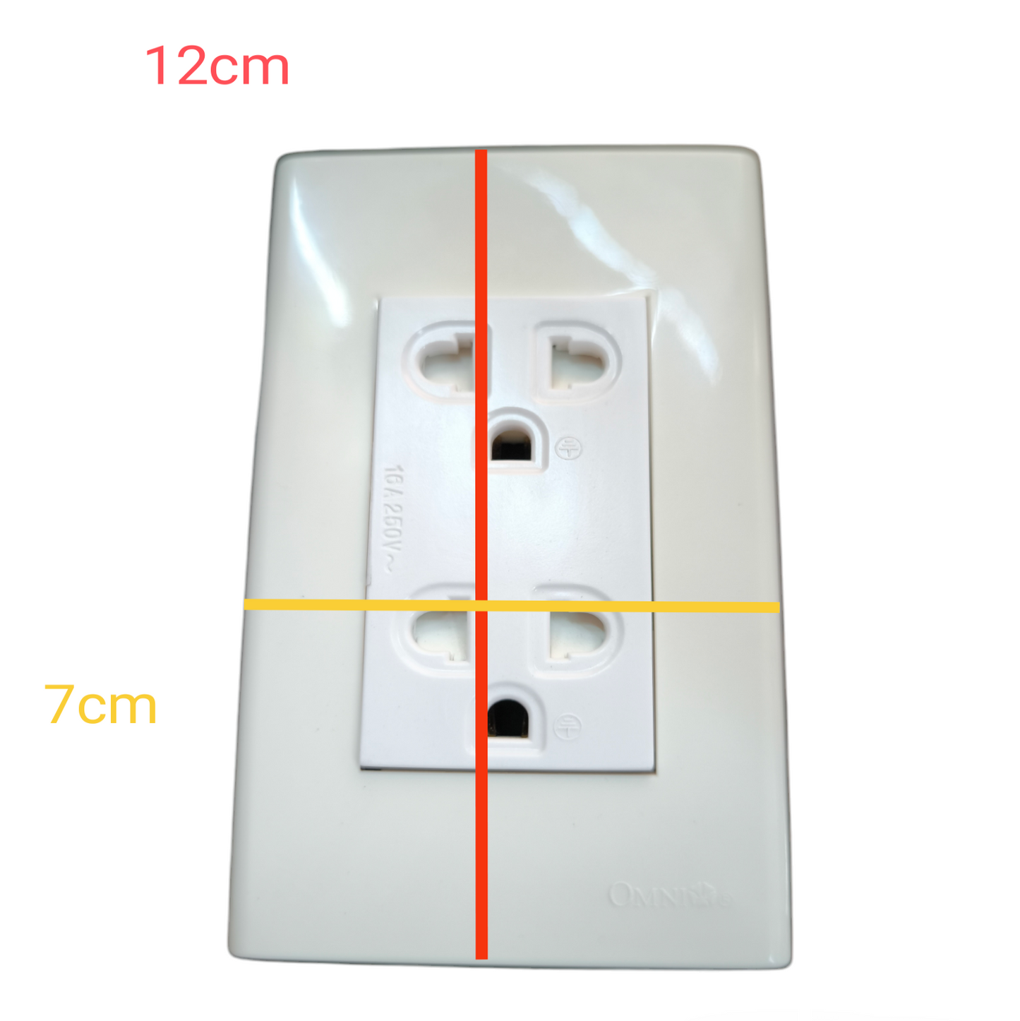 Omni Duplex Universal Outlet with Ground and Plate Cover 16A 250V WWP-113+WWG-402