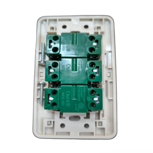 Omni 3 Gang Flat Pin Outlet with Ground with Plate WEP-103+(WEG-203x3)