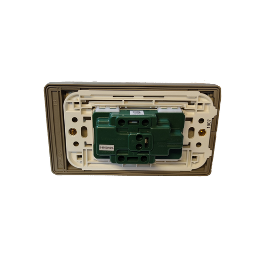Panasonic Duplex Universal Convenience Outlet with Weatherproof Plate Cover, Weatherproof Duplex Universal Outlet Wide Series, Duplex Receptacle with Ground and Weatherproof Plate Cover WEG15925-5 / WEG7903