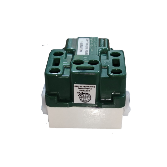 Panasonic Grounding Universal Receptacle Quick Connect Terminal 16A 250V , Universal with Ground Center Device WEG1191K-5