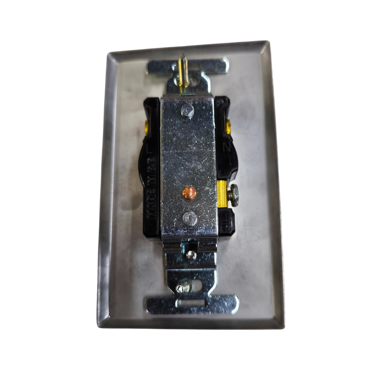 Eagle 1 Gang Tandem Outlet 15A 220V with Metal Plate Cover H1 816-C