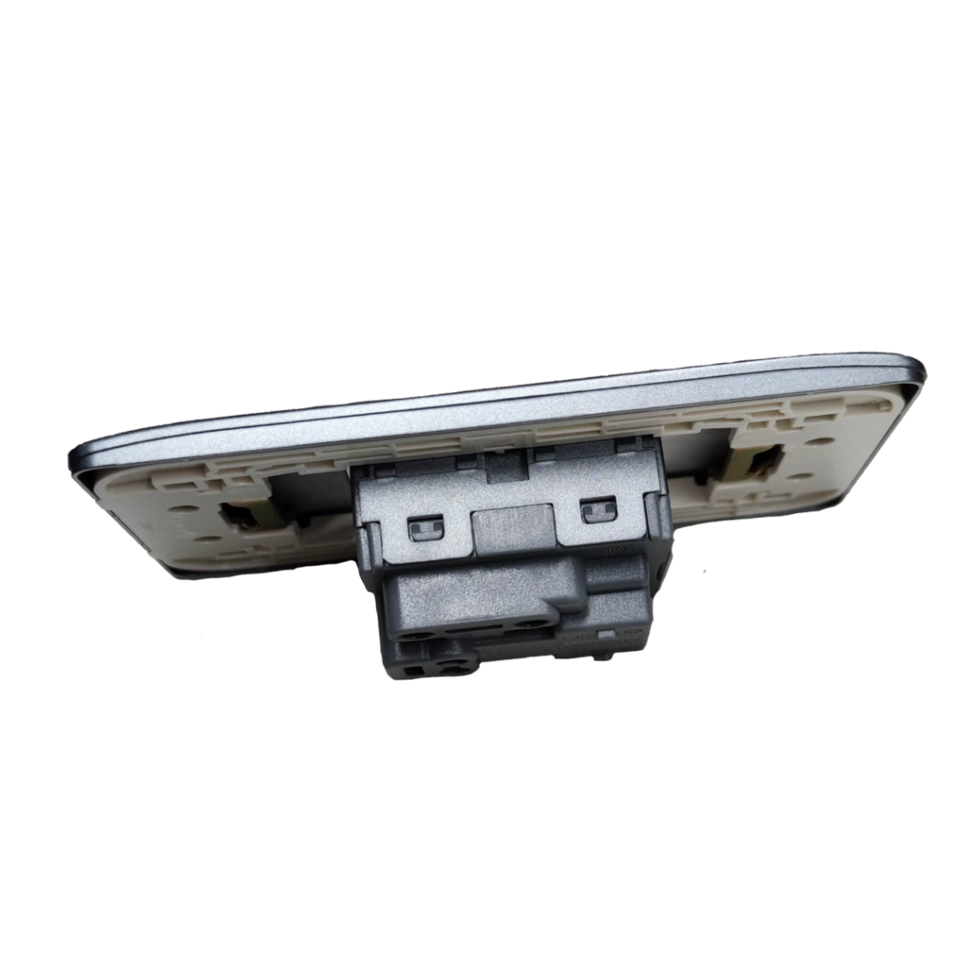 Omni Aircon Outlet Tandem Outlet power socket with integrated switch in white finish