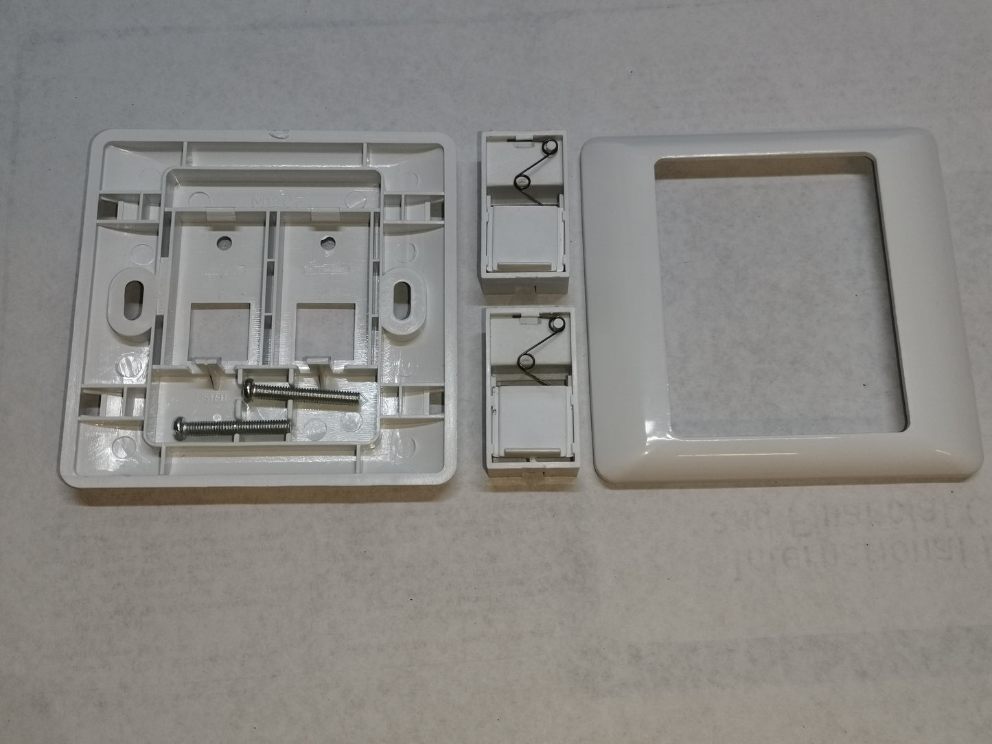 Electx electrical supply industrial 2 port wall plate components in white including frame and switches
