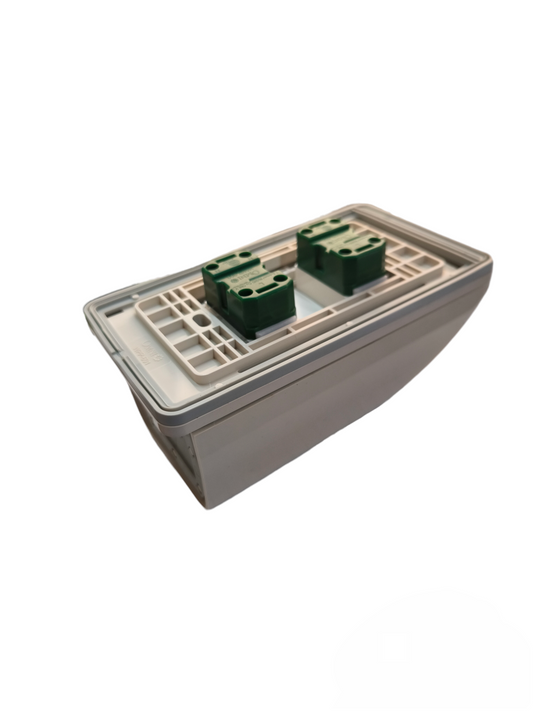 Omni Weatherproof 2 Gang Flat Pin Outlet 15A 250V WPP-601+WWP-112+(WWR-200x2)