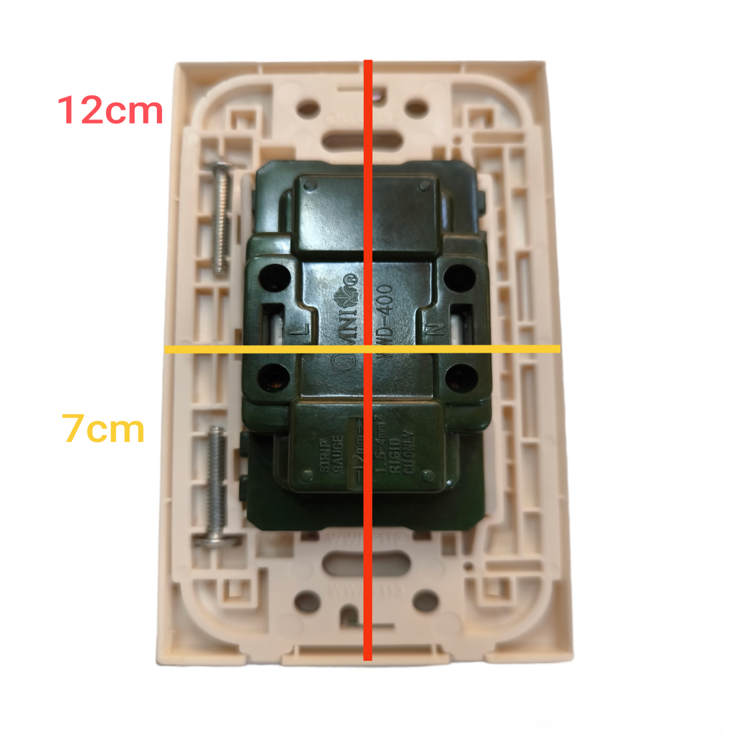 Omni Duplex Flat Pin Outlet 15A 250V with Wide Series Plate Cover WWP-113+WWD-400
