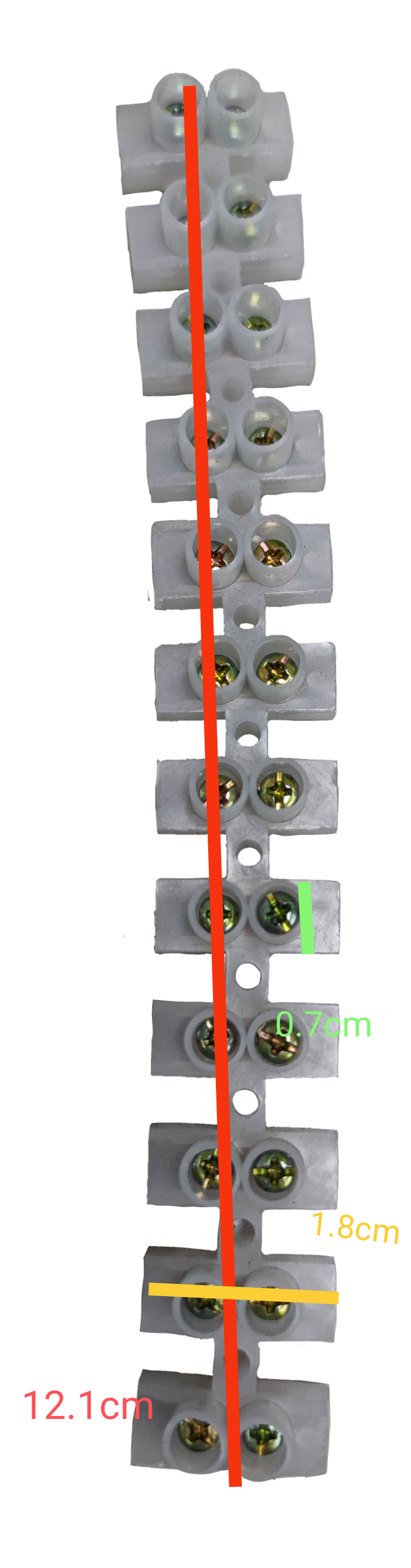 Grippes 15A 250V PVC terminal block with multiple connection points and screws on black background