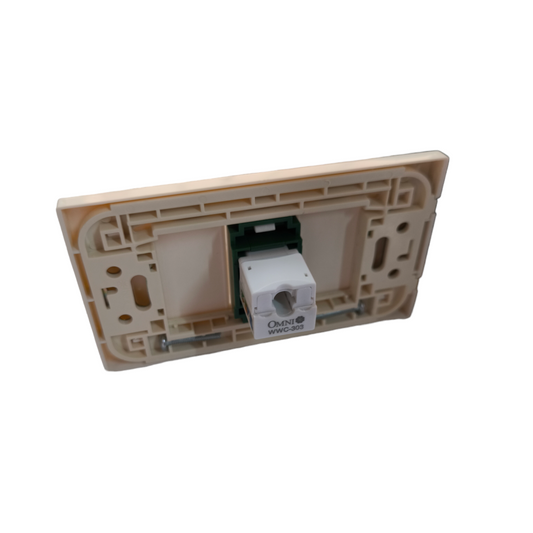 Ethernet network outlet Omni WWP-110 installed on a wall plate for reliable network connectivity