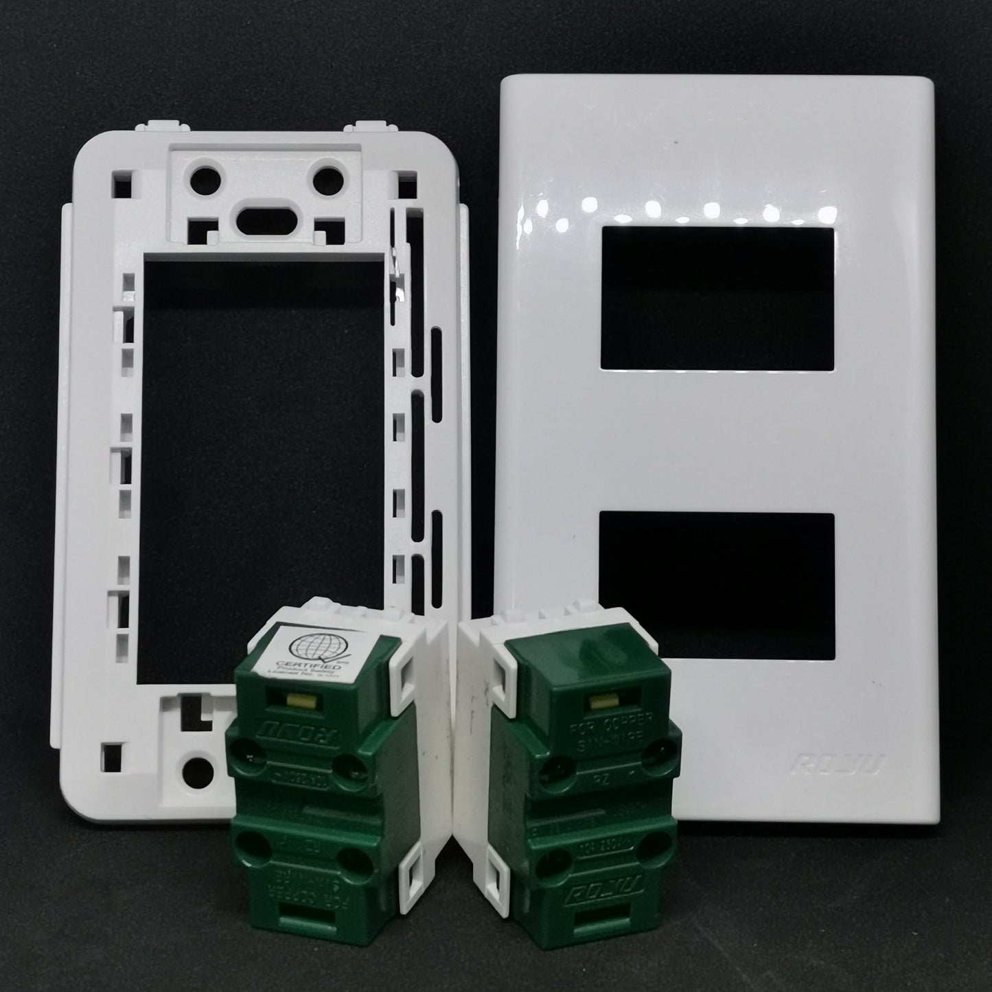 Royu 2 gang universal outlet with white frame and green electrical connectors for wiring