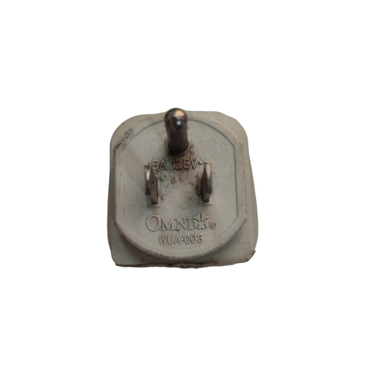 Omni Universal Adaptor 15A 125VAC with three metal prongs for electrical connection