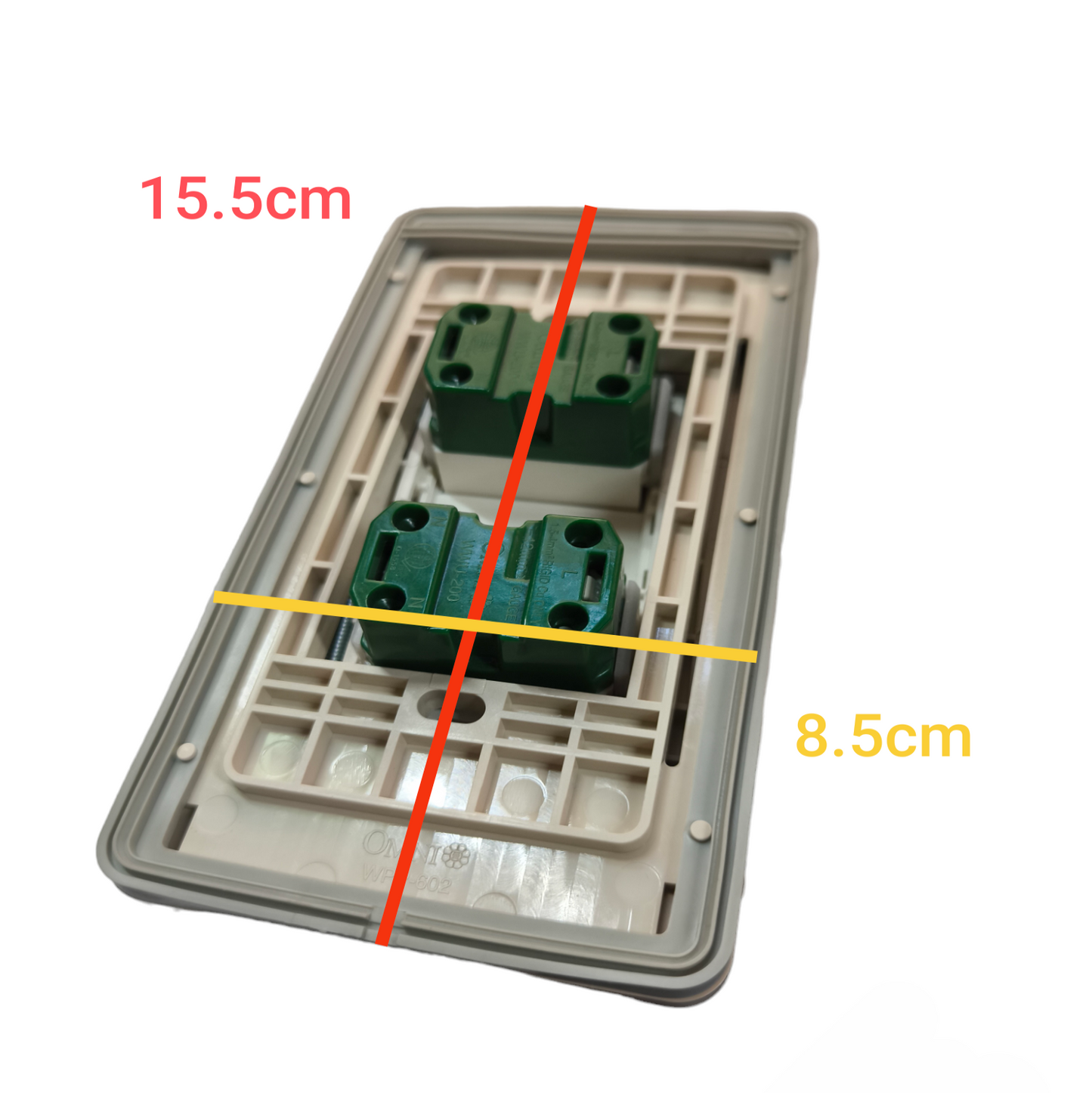 Omni Weatherproof 2 Gang Universal Outlet 15A back view showing mounting dimensions and design