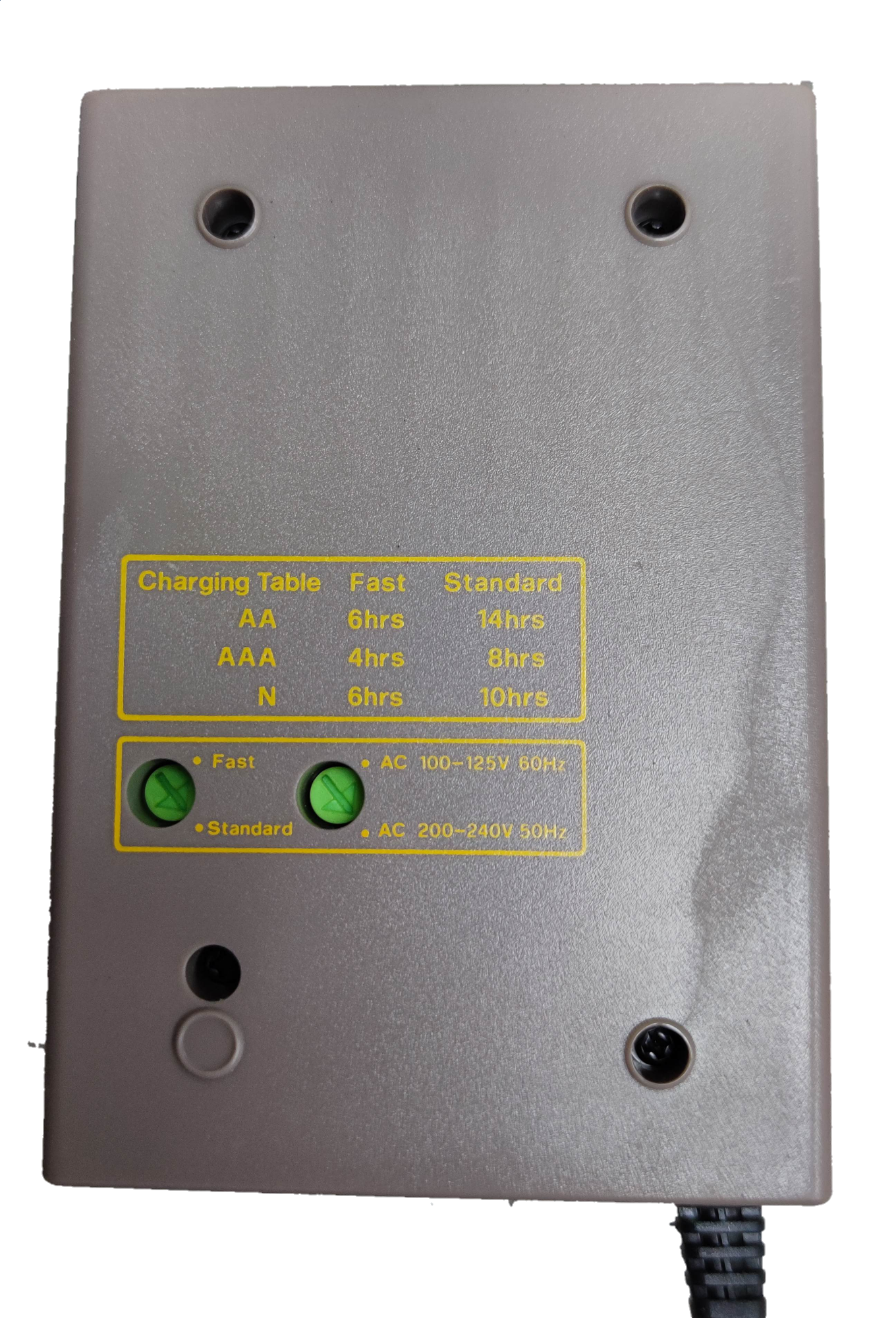 Ni-Cd battery charger for AA and AAA with fast and standard charging modes and voltage settings
