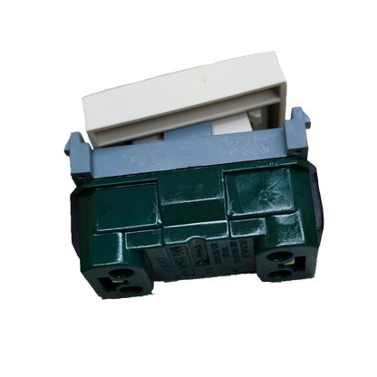 Royu 1 way switch square device with durable design for efficient electrical control
