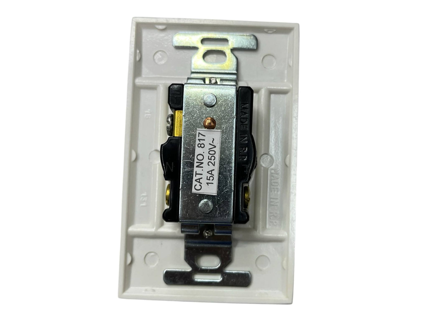 Eagle 15a 250v electrical outlet white with a durable design for reliable power connections