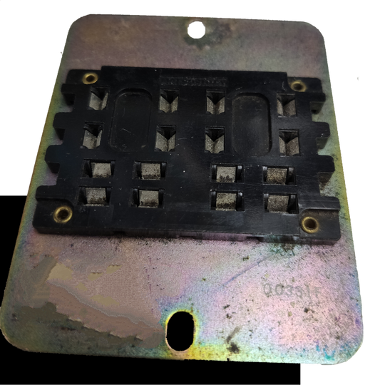 Matsushita 16 pin electrical relay base Chassis Type with durable mounting plate for secure connections
