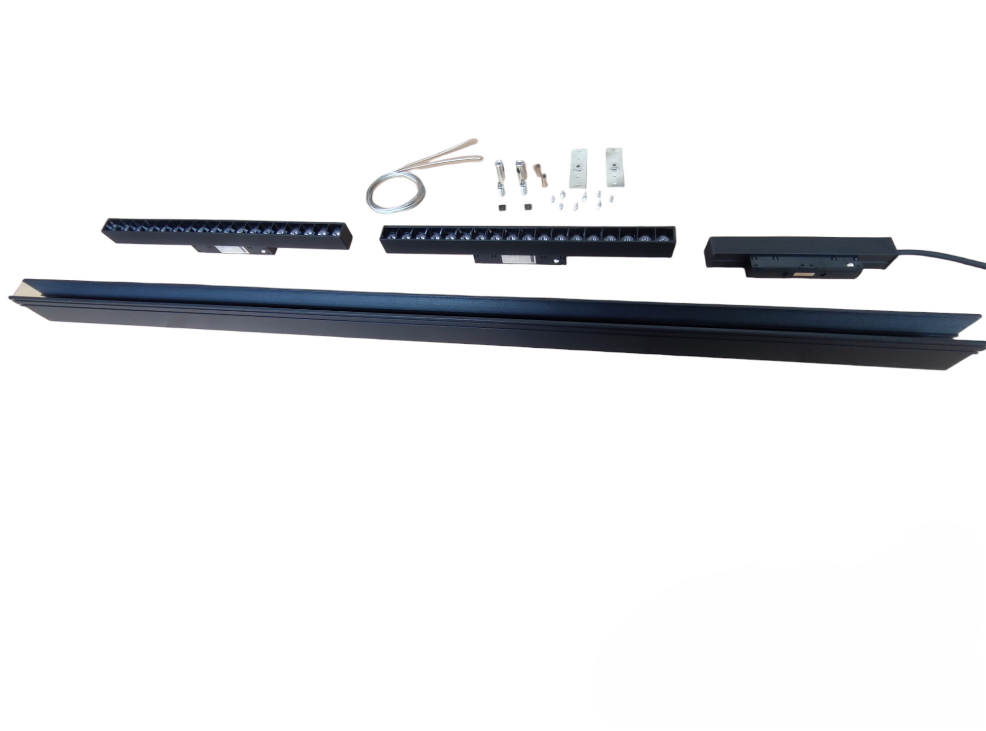 ILLUMIQ TERRA 18W LED grille track light 4000K with installation accessories for modern lighting