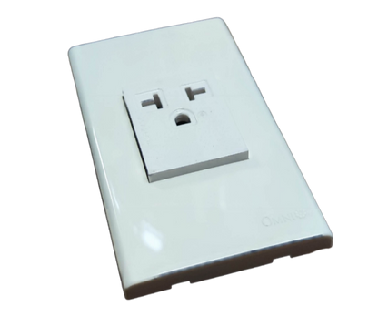 Omni 20A aircon outlet with plate designed for efficient air conditioning power supply