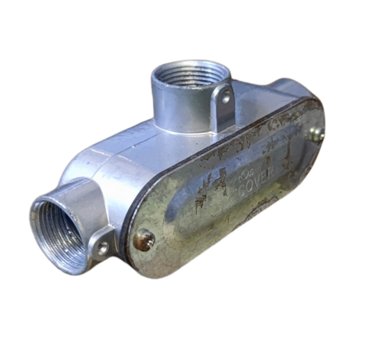 Local 20mm Metal Tee Conduit electrical part with threaded connections and metallic cover