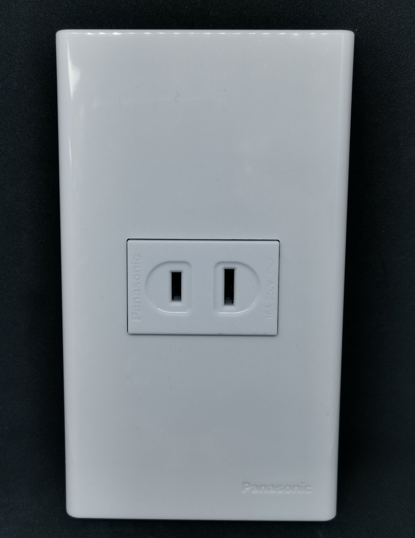 Panasonic 1 Gang Outlet, Convenience Outlet 1 Gang, Flat Pin Outlet Wide Series WEG1001-K/WEG6801