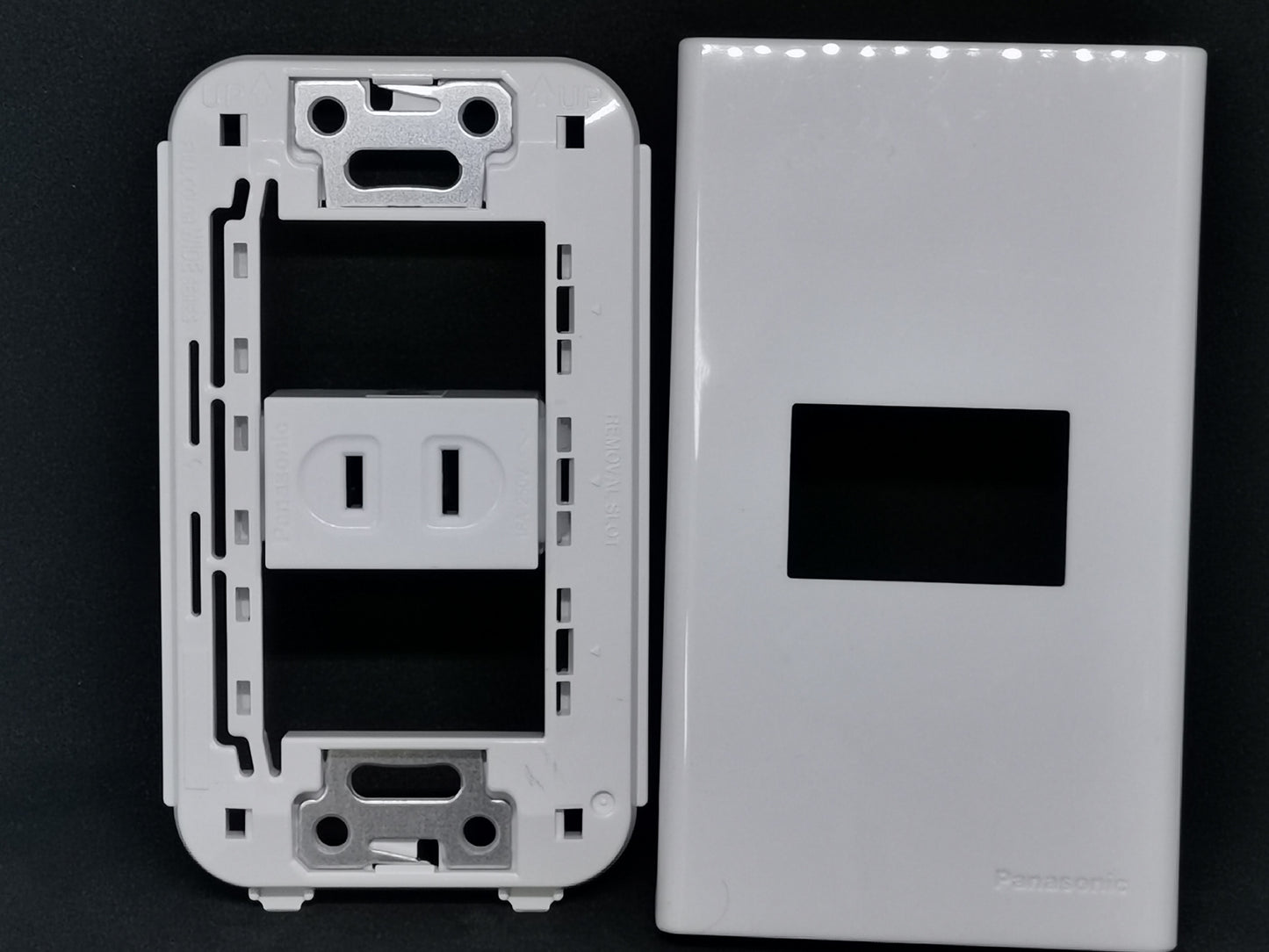 Panasonic 1 Gang Outlet, Convenience Outlet 1 Gang, Flat Pin Outlet Wide Series WEG1001-K/WEG6801