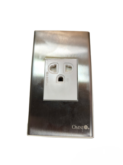 Omni Universal Outlet with Ground 16A 250V with Center Plate Cover WWP-111S+WWG-203