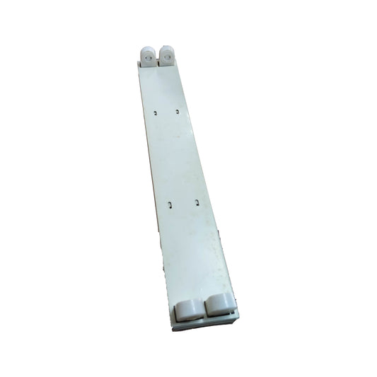 Focus 2x20W fluorescent light fixture with a sleek design for efficient lighting installation