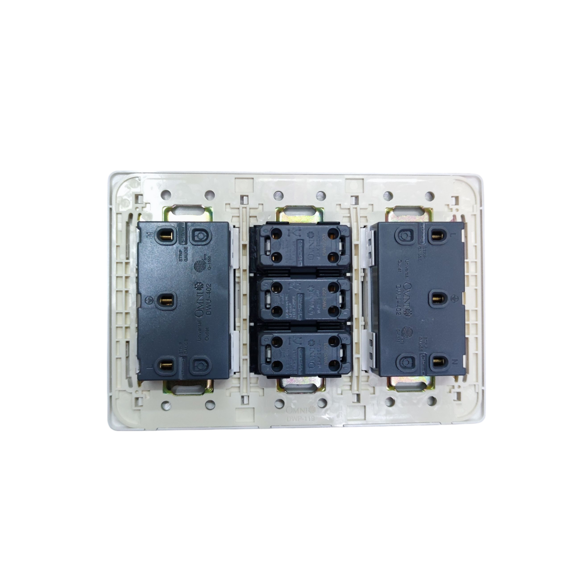 Omni 3 gang 3 way switch with universal outlet white frame for power points and plugs