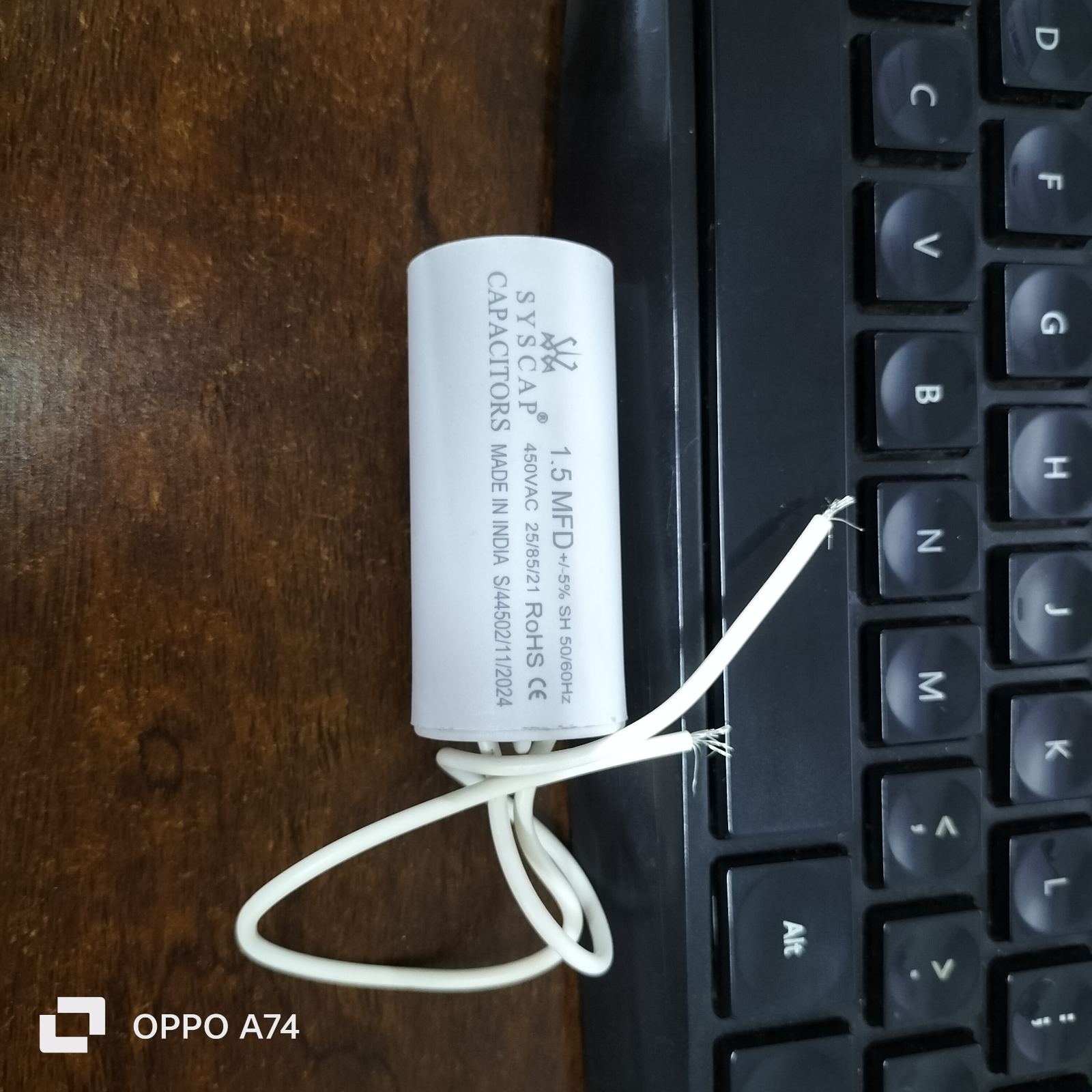 Syscap 450V AC Motor Run Capacitor 15 MFD with white wire for electrical applications