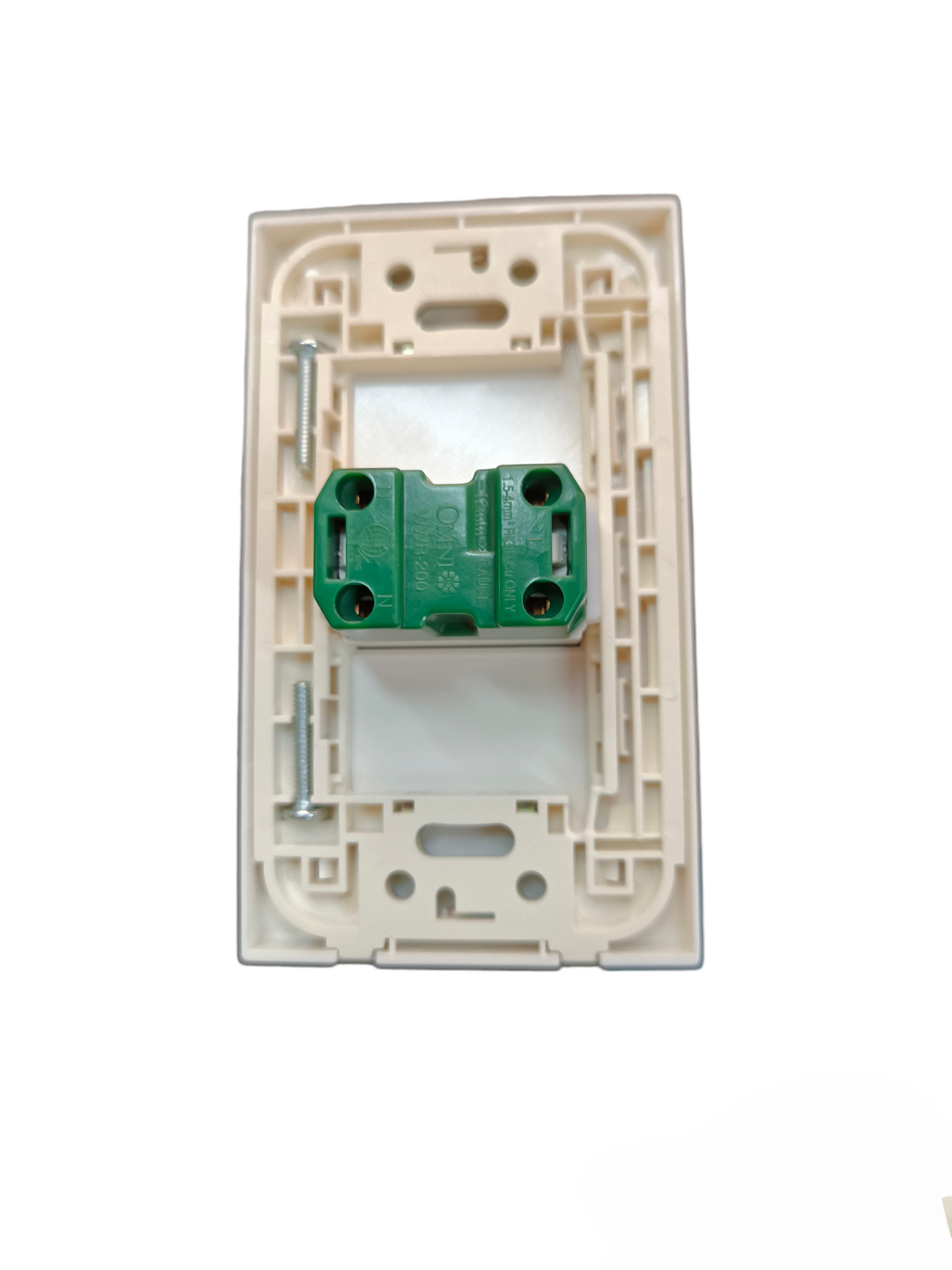 Omni 1 Gang Flat Pin Outlet 15A 250V with Plate WWP-110+WWR-200