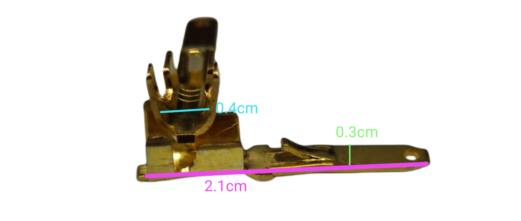 Detailed image of 4mm male and female terminal lugs showcasing measurements and design features
