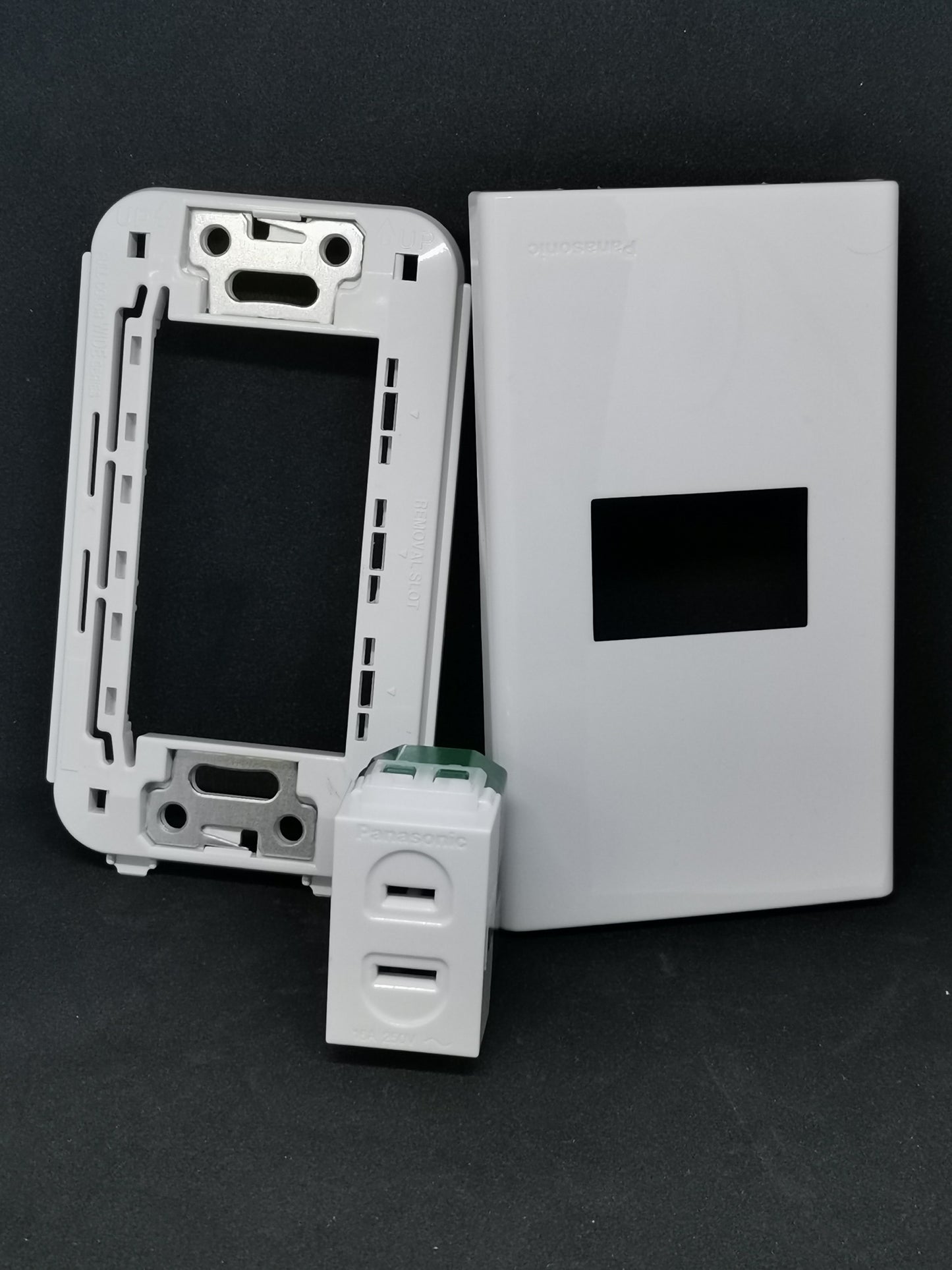 Panasonic 1 Gang Outlet, Convenience Outlet 1 Gang, Flat Pin Outlet Wide Series WEG1001-K/WEG6801