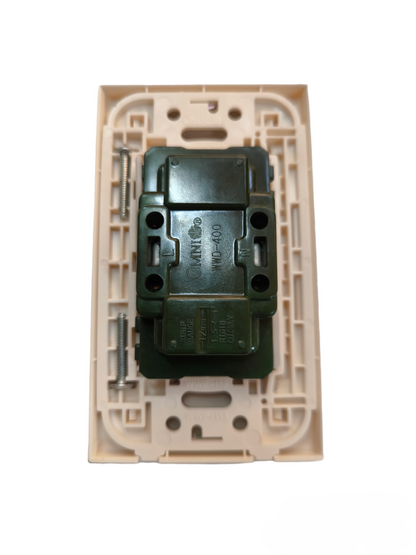 Omni Duplex Flat Pin Outlet 15A 250V with Wide Series Plate Cover WWP-113+WWD-400