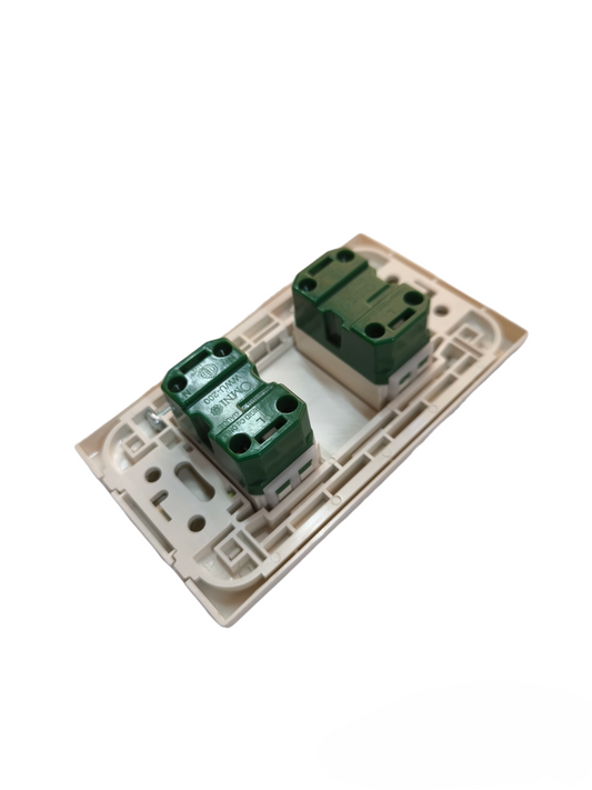 Omni 2 Gang Universal Outlet 15A 250V with Plate WWP-112+(WWU-200x2)