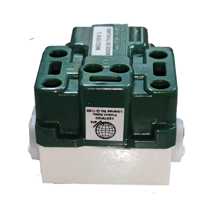 Panasonic Grounding Universal Receptacle Quick Connect Terminal 16A 250V , Universal with Ground Center Device WEG1191K-5