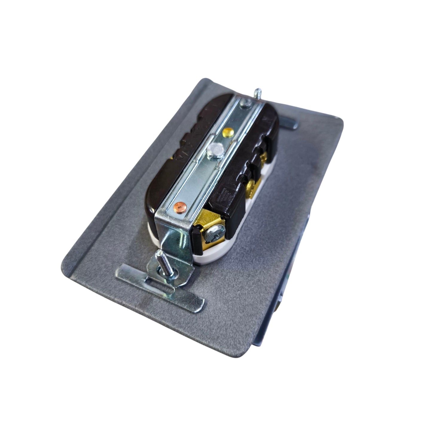 Eagle 2 Gang Weatherproof Universal Outlet with Grounding 15A 250V