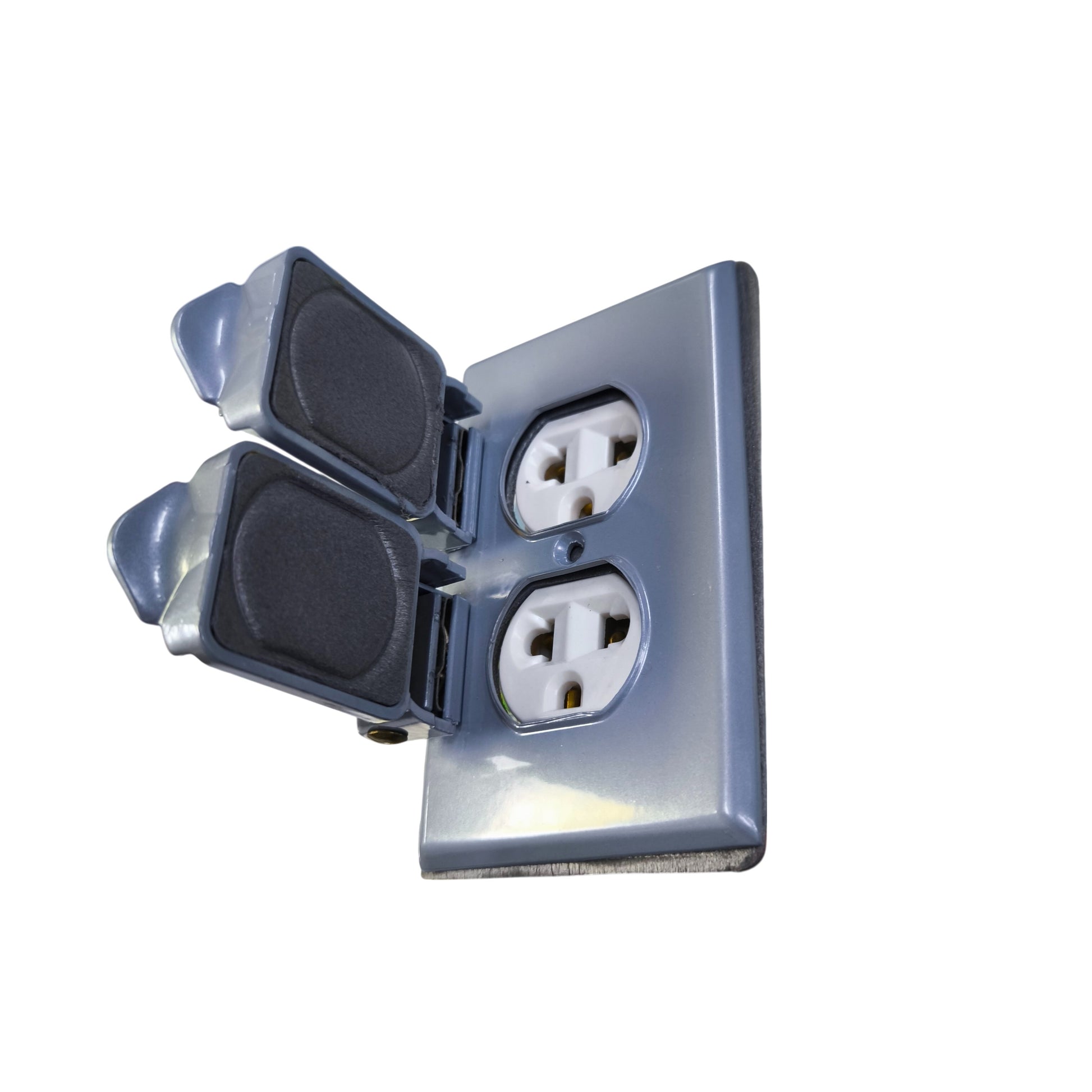 Eagle 2 Gang Weatherproof Universal Outlet with Grounding 15A 250V