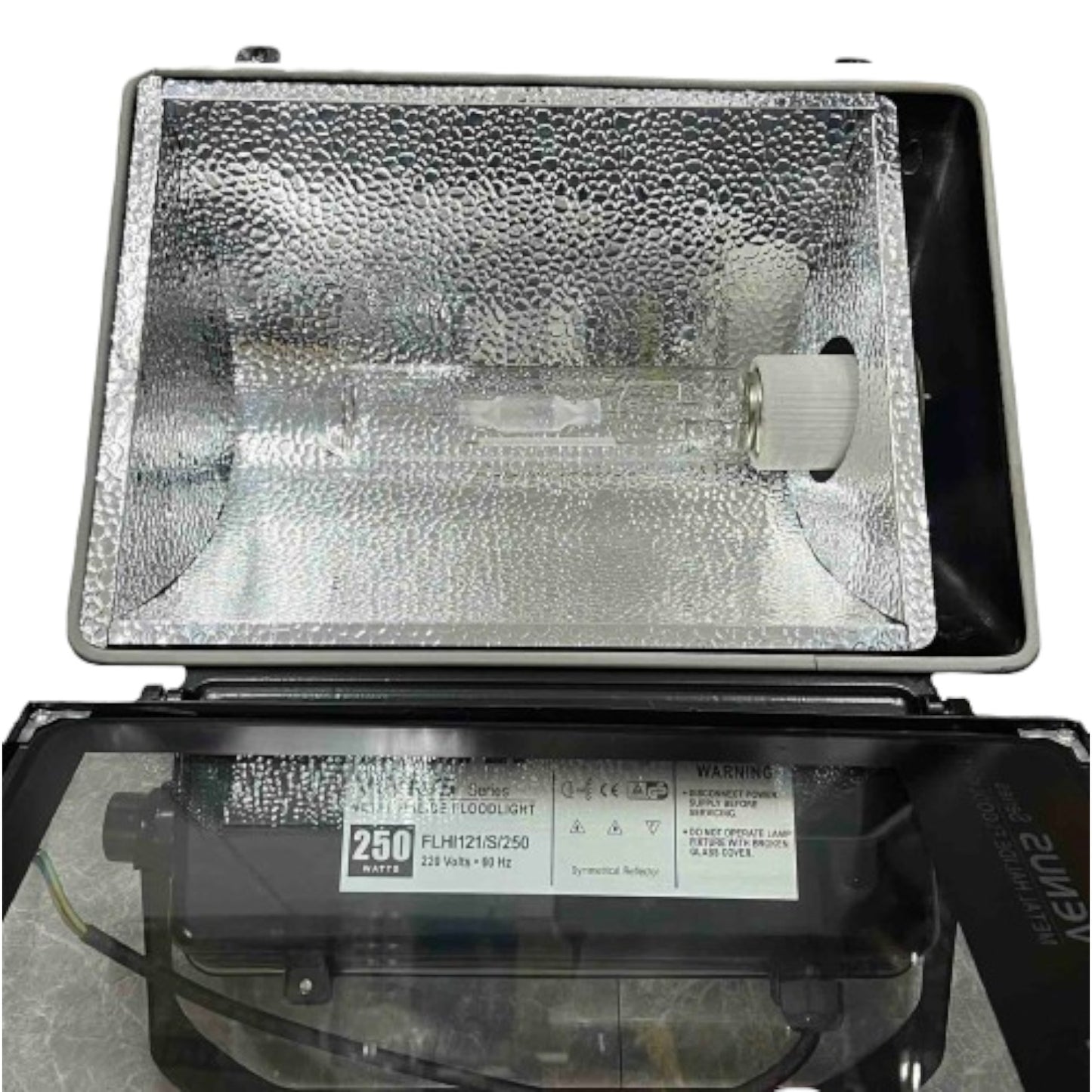 Firefly 250W Metal Halide Flood Light with Lamp 220V FLHI121/S/250/ FHIMH250DL/T