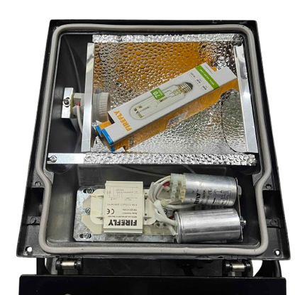 Firefly 70W Metal Halide Flood Light with 70W Metal Halide Bulb