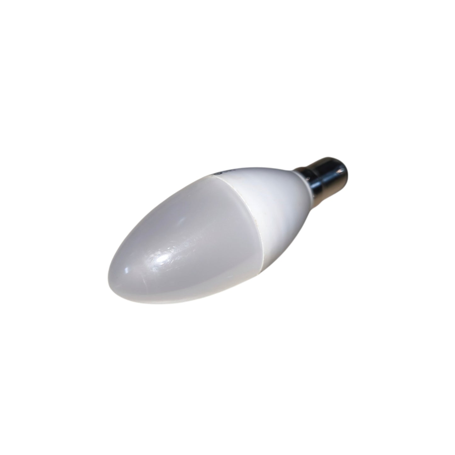 Glolux 5.5W LED Candle Bulb B15 Socket Cool White 4000K 470 Lumens Non-Dimmable