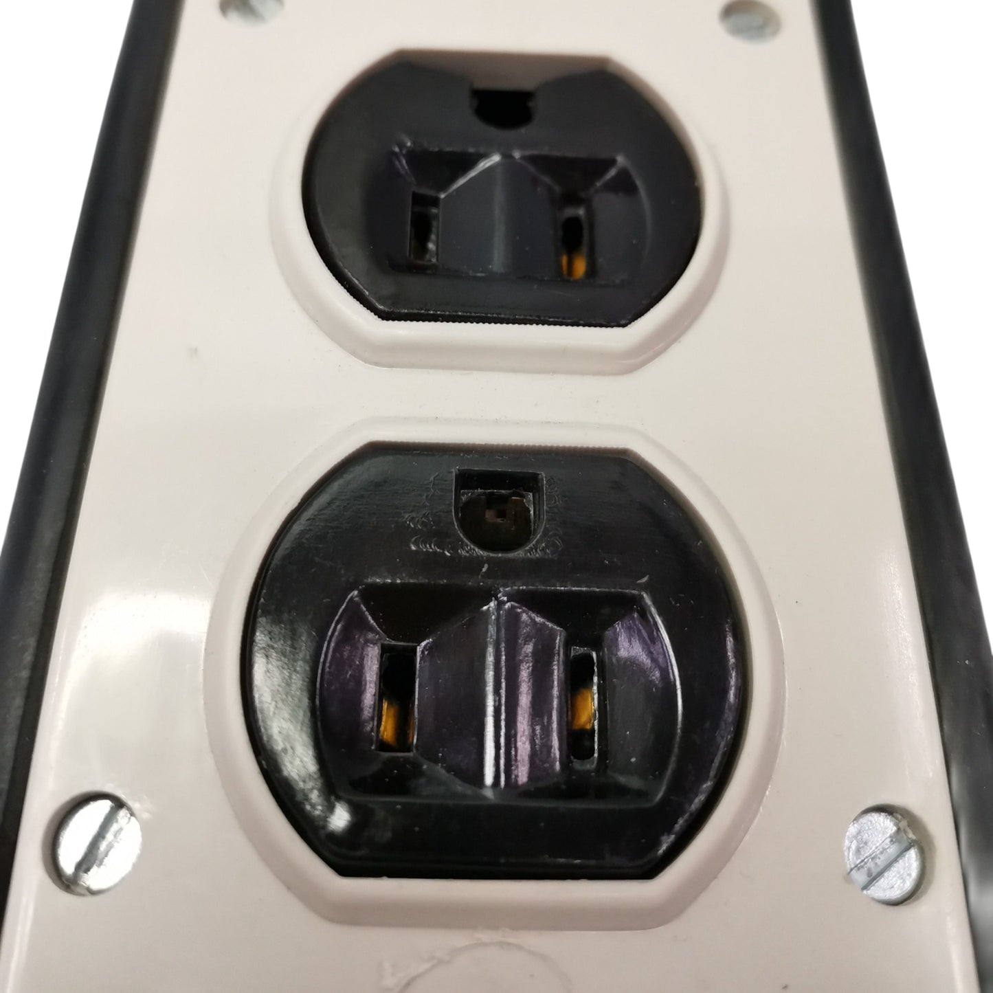 Kopez 4 Gang Outlet 3 Prong 15A 220V Heavy Duty Rubber Finish KM2202