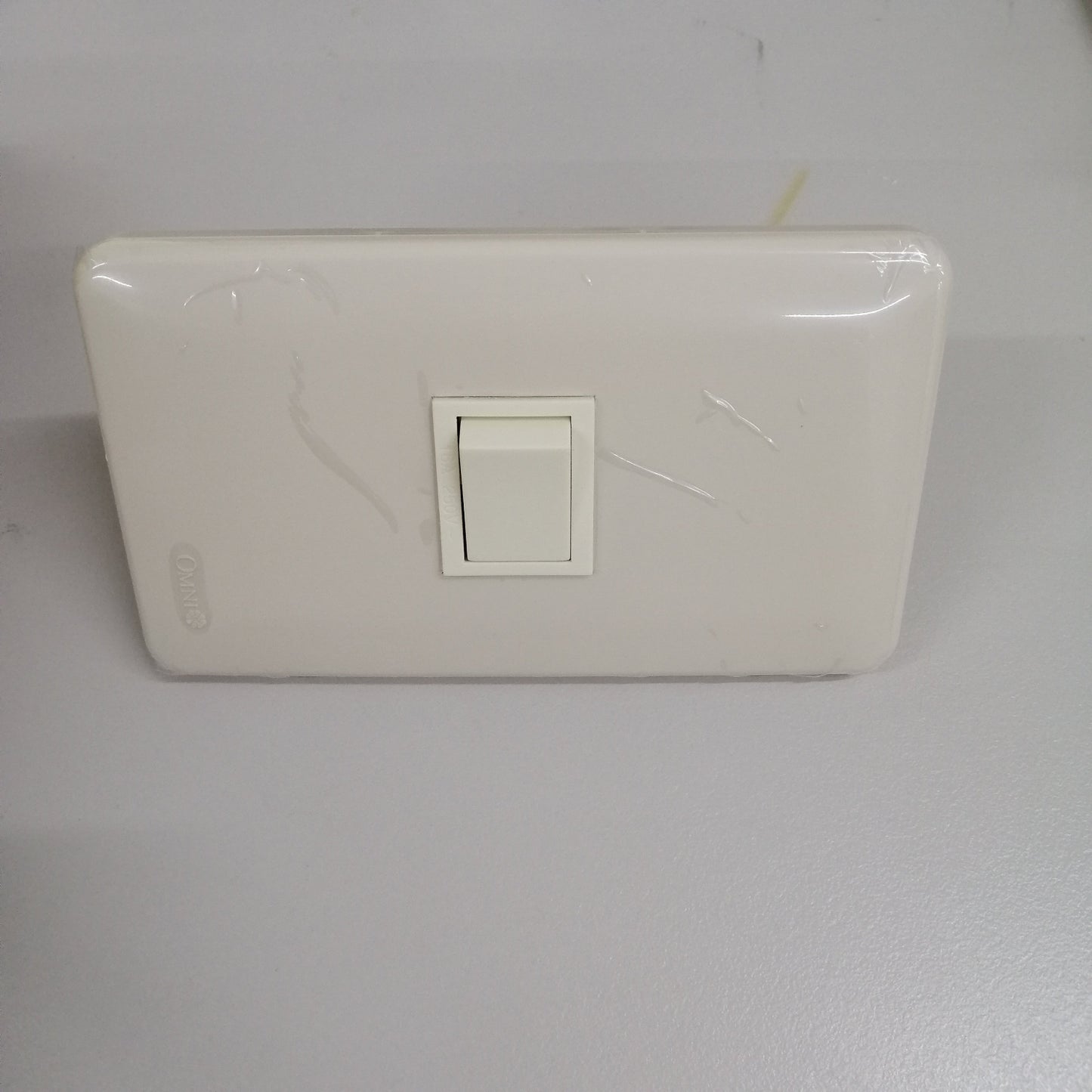 Omni Classis Series 1 Gang 3 Way Switch 16A 250V with Plate Cover WEP-101+WES-223 back I