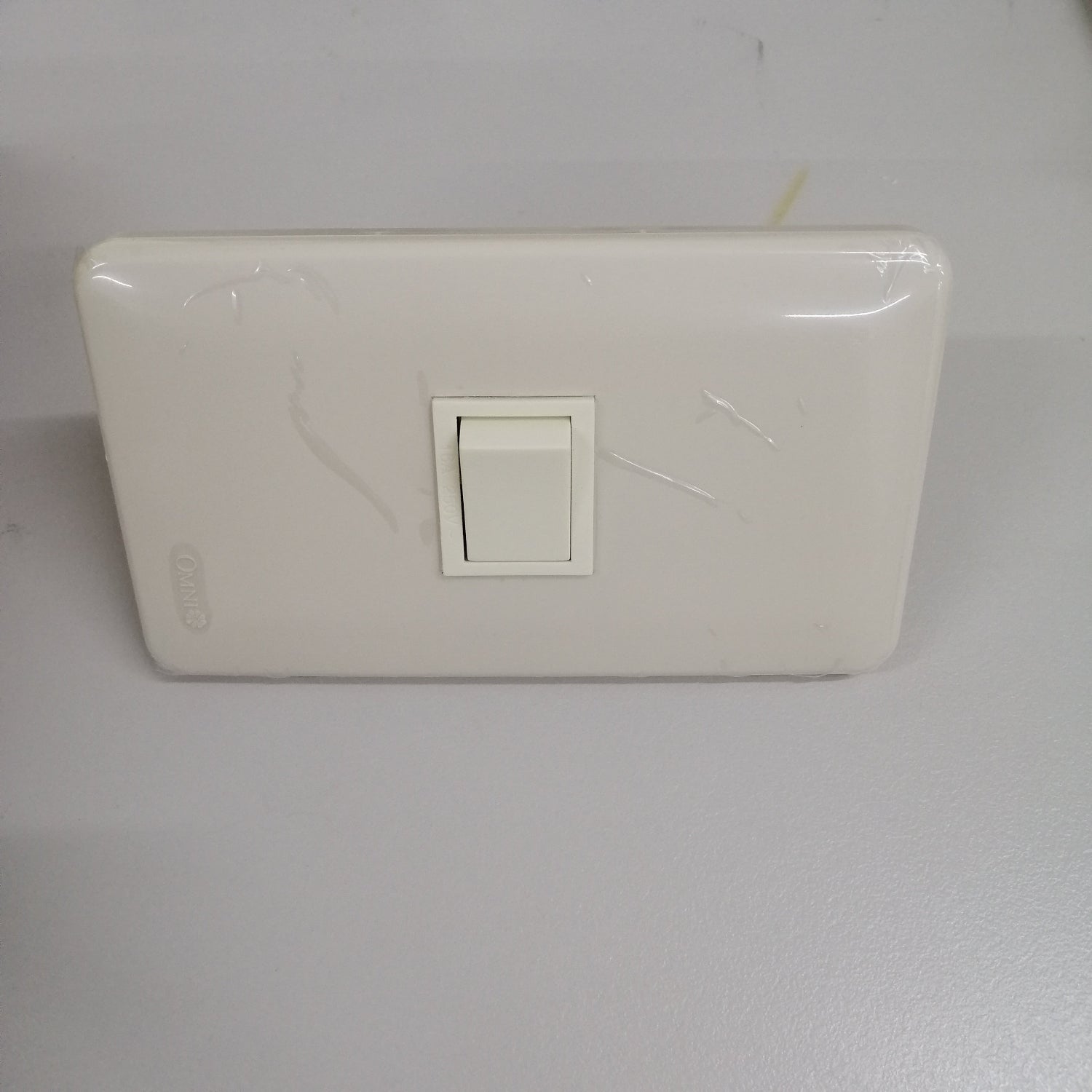 Omni Classis Series 1 Gang 3 Way Switch 16A 250V with Plate Cover WEP-101+WES-223 back I