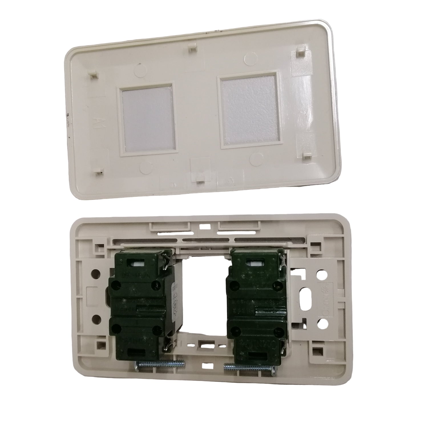 Omni Classis Series 2 Gang Universa Outlet 16A 250V with Plate Cover WEP-102+(WEU-200x2)  back view