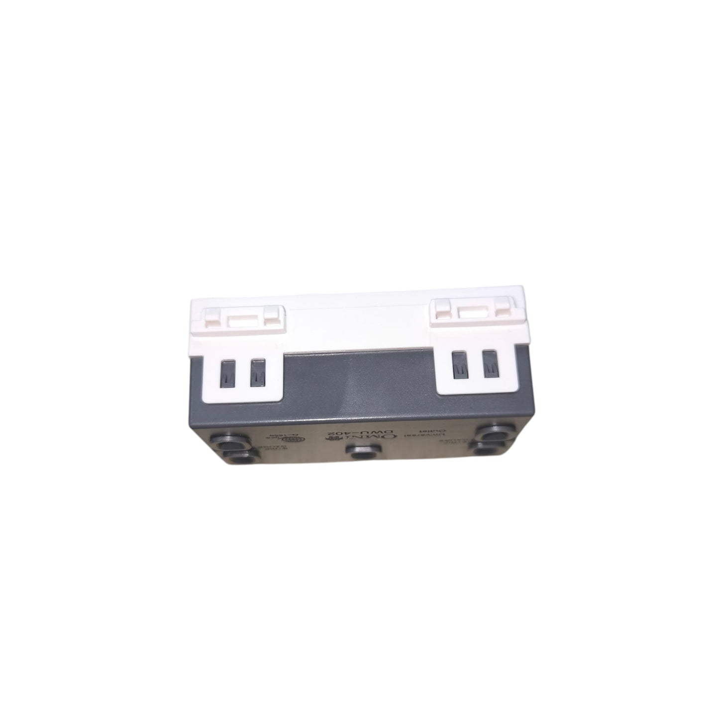 Omni Duplex Universal Outlet with Ground 16A 250V Designer Series Ivory DWU-402I electx electrical supply (9)