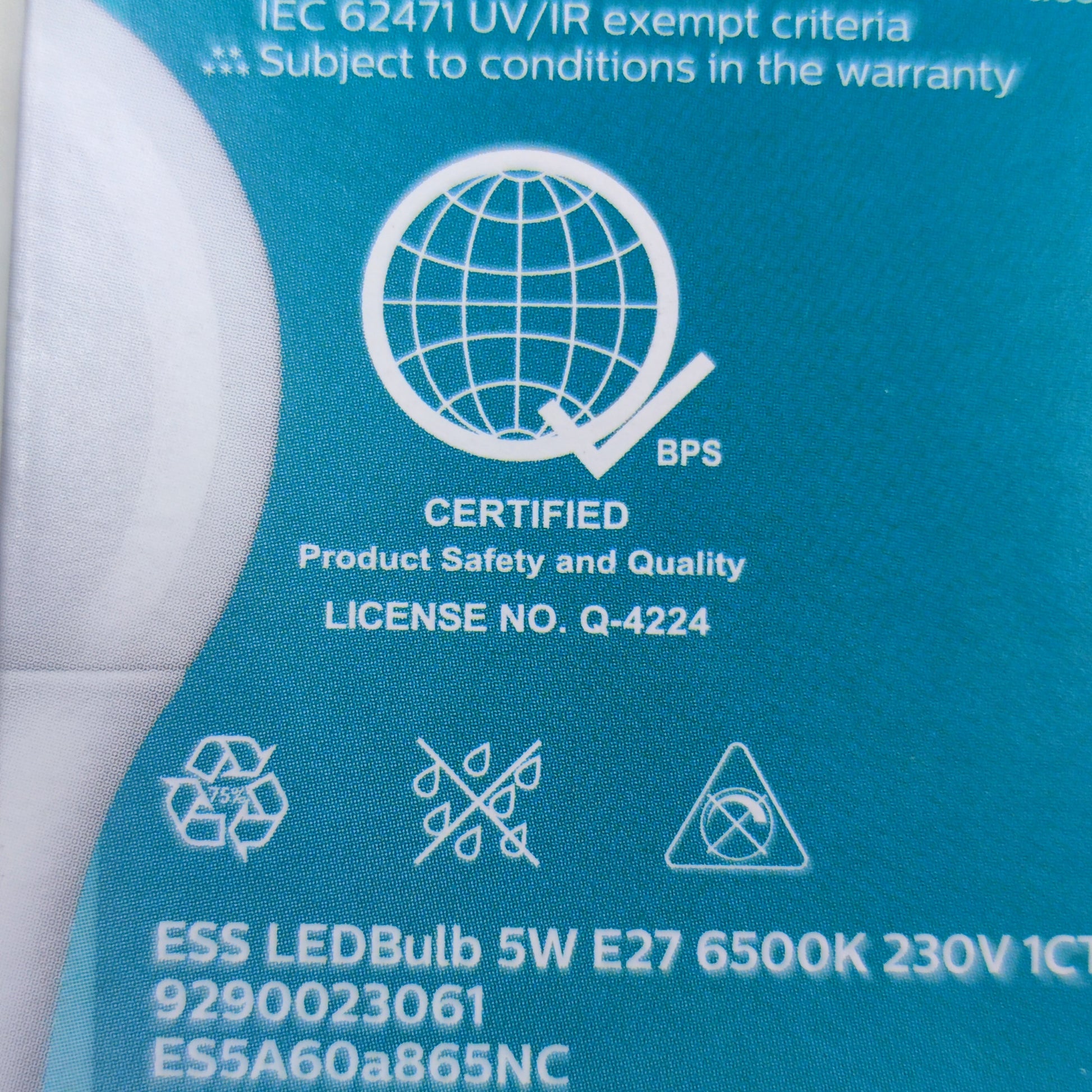 Philips 5W LED bulb E27 warm white packaging detail showing certification and specifications