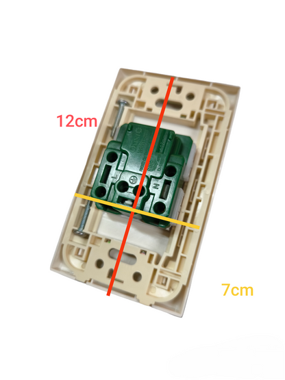 Omni Universal Outlet with Ground 16A 220V with Plate Cover Center Device WWP-111+WWG-203