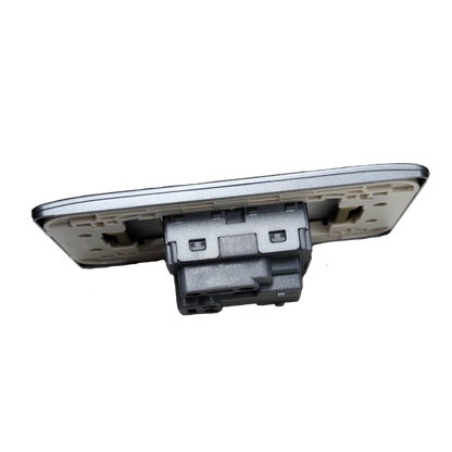 Omni Aircon Outlet Tandem Outlet power socket with integrated switch in white finish