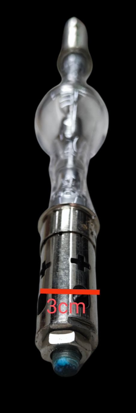 Bulb 3000W for Theater Lamp Projector krypton and xenon bulb with metallic base on black background