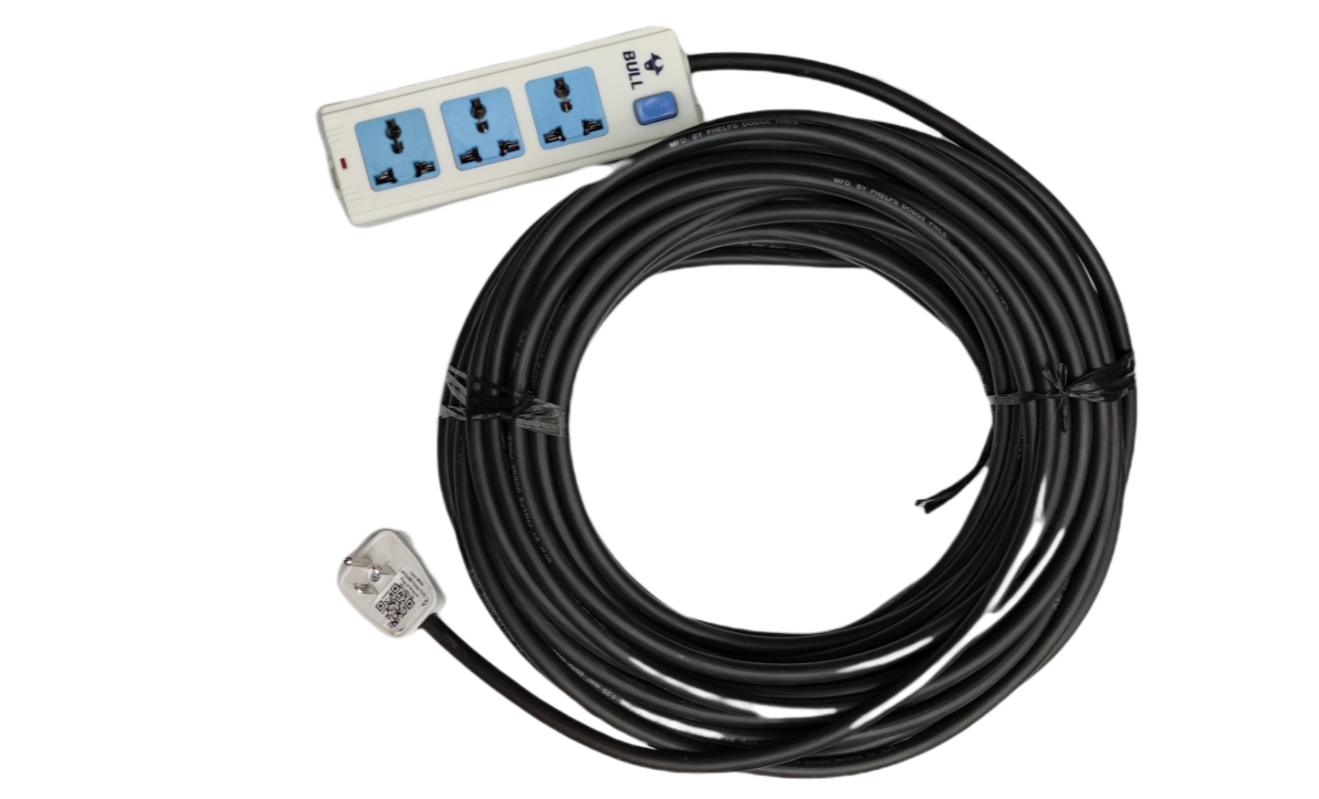 Extension Cord 3 Gang Universal Outlet 10A with black long cable and three universal sockets